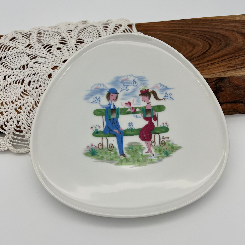 Vintage Rosenthal Raymond Peynet Wall Plate – 'Les Amoureux'