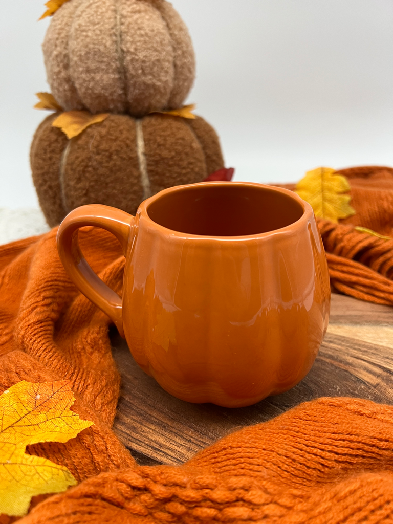 Cozy Ceramic Pumpkin Mug – Fall & Halloween Edition